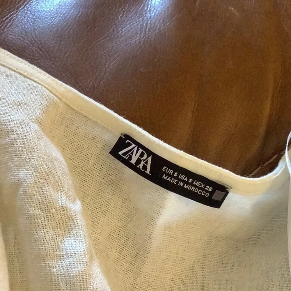 Zara Women’s Top Size Small White Linen Blend V Neck Short Sleeve Blouse Popover